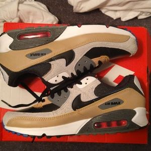 Nike Air Max 90 SE, 10.5 men's, Grey Fog/Black-Hemp-Smoke Grey